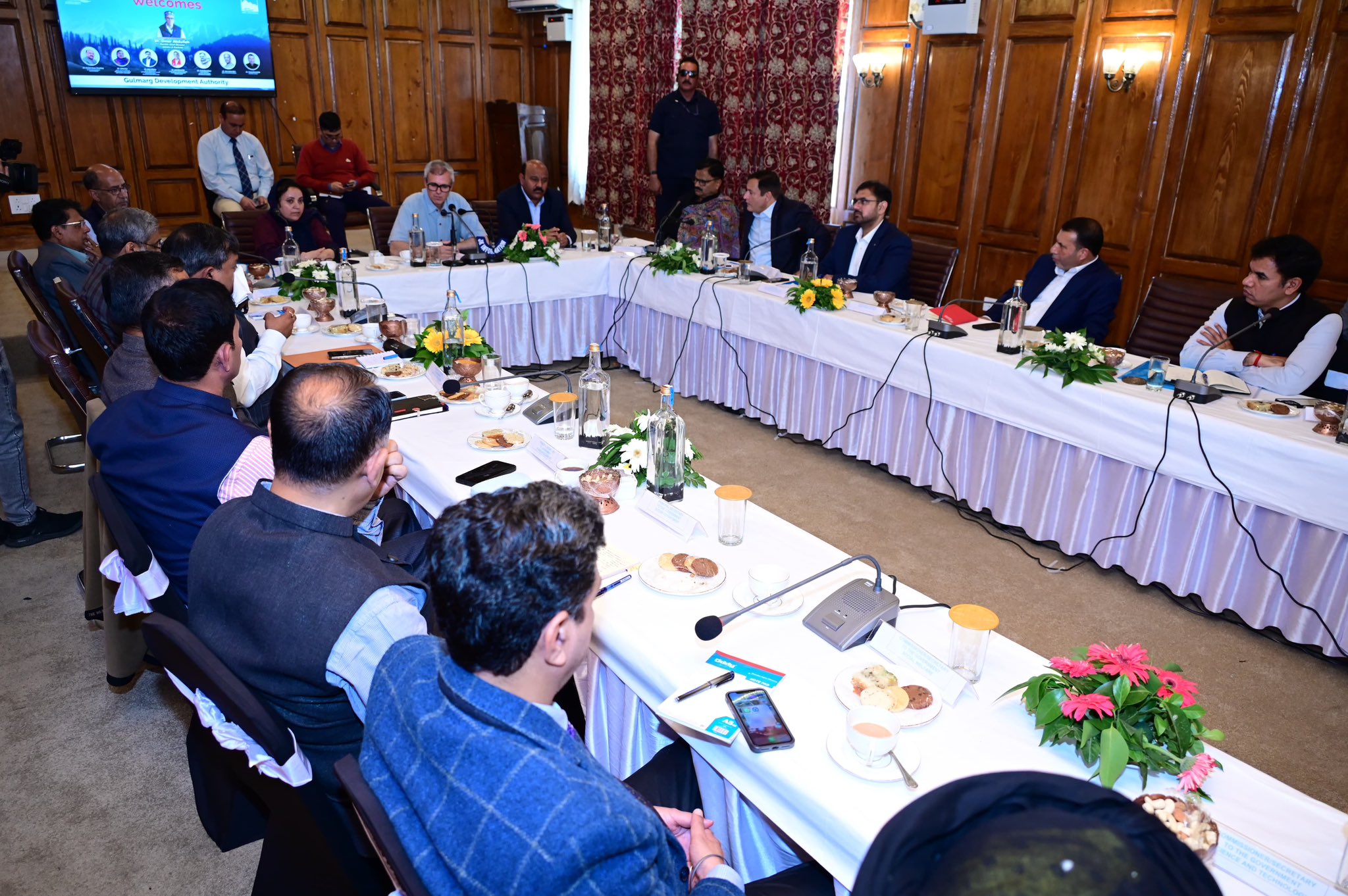 CM Omar Abdullah pushes for revival of tourism