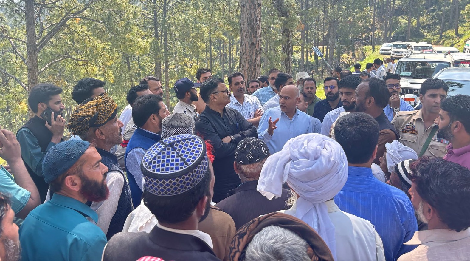Javed Rana meets people of LoC villages; lauds their courage, commitment